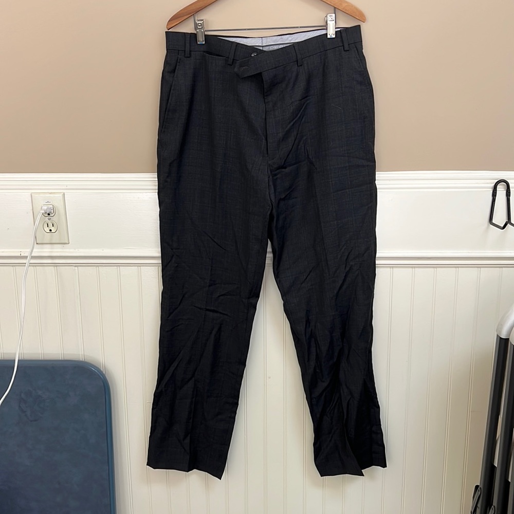 Hart Schaffner Marx Men’s Dark Charcoal/Black Dress Pants Size 36R